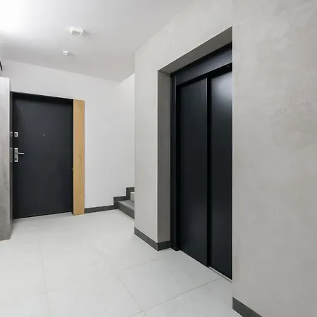 Stylish Apartment With Balcony Poznan By Renters 아파트