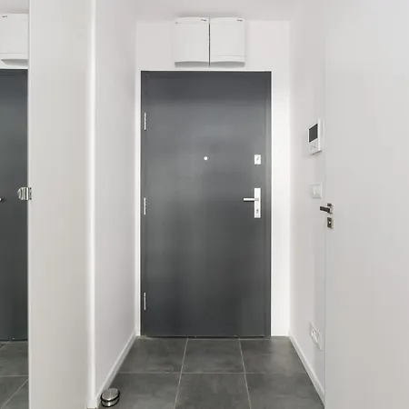 Stylish Apartment With Balcony Poznan By Renters 아파트 *