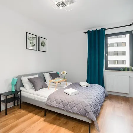 Stylish Apartment with Balcony Poznań by Renters * Poznań